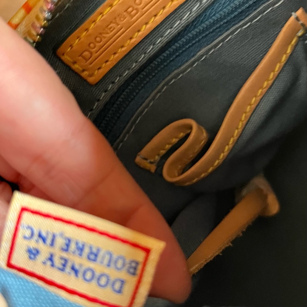 SOLD 🛑🛑 Y2K Dooney & Burke Ranibow Bucket Bag .. excellent used Condition - Picture 8 of 12